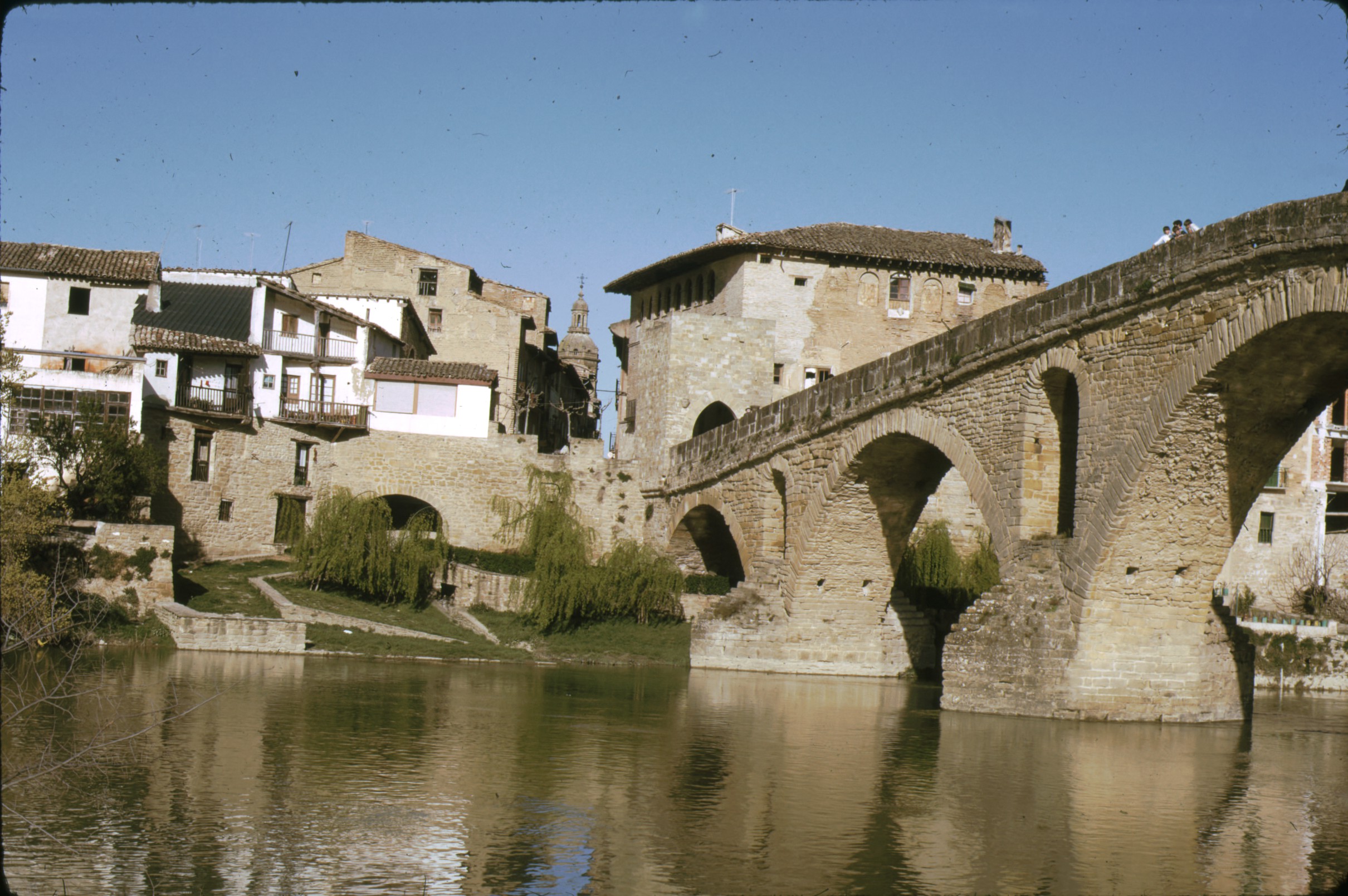 puente_medieval_puente_la_reina_3.jpg