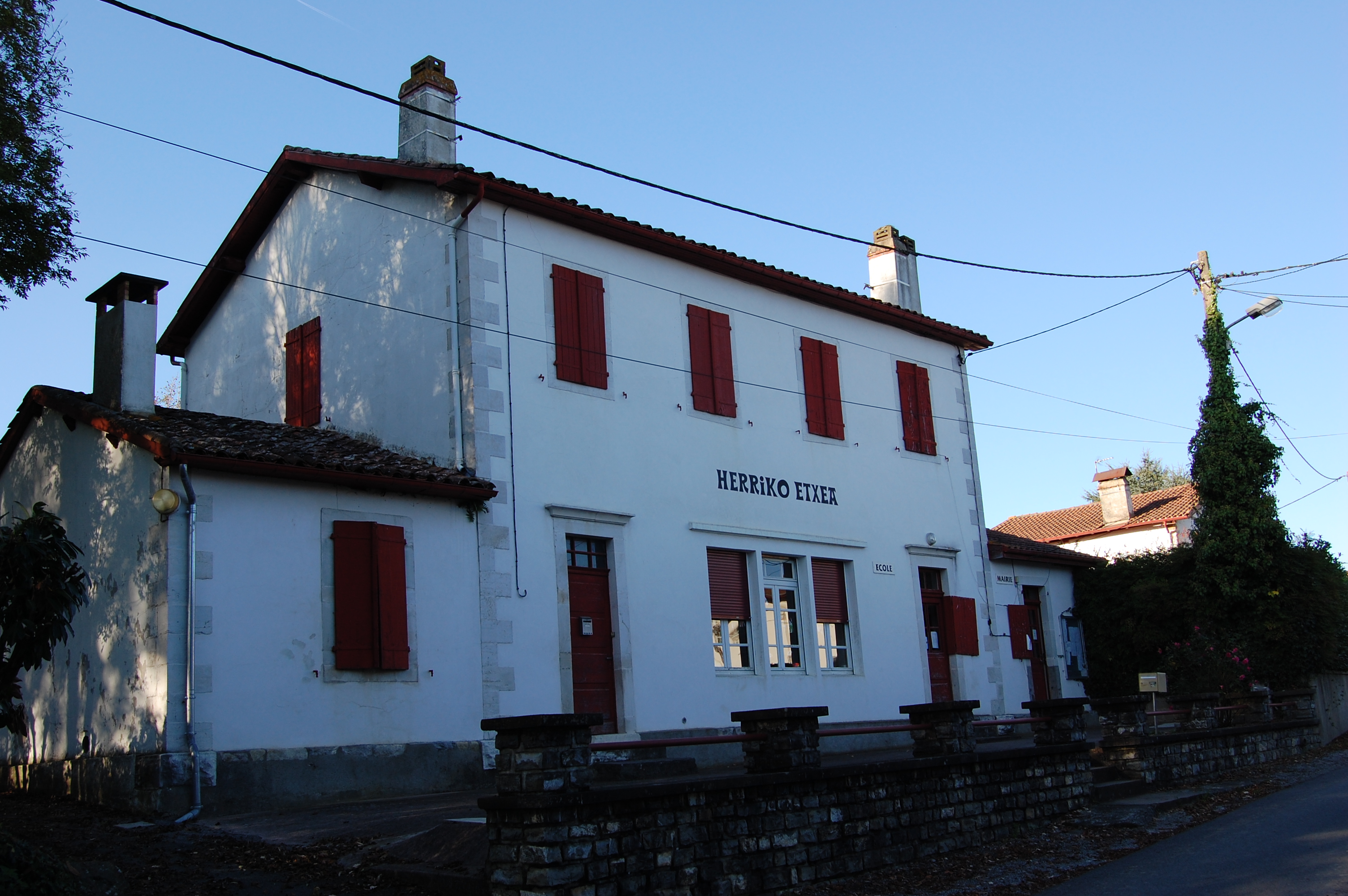 Antiguo ayuntamiento y escuela infantil municipal