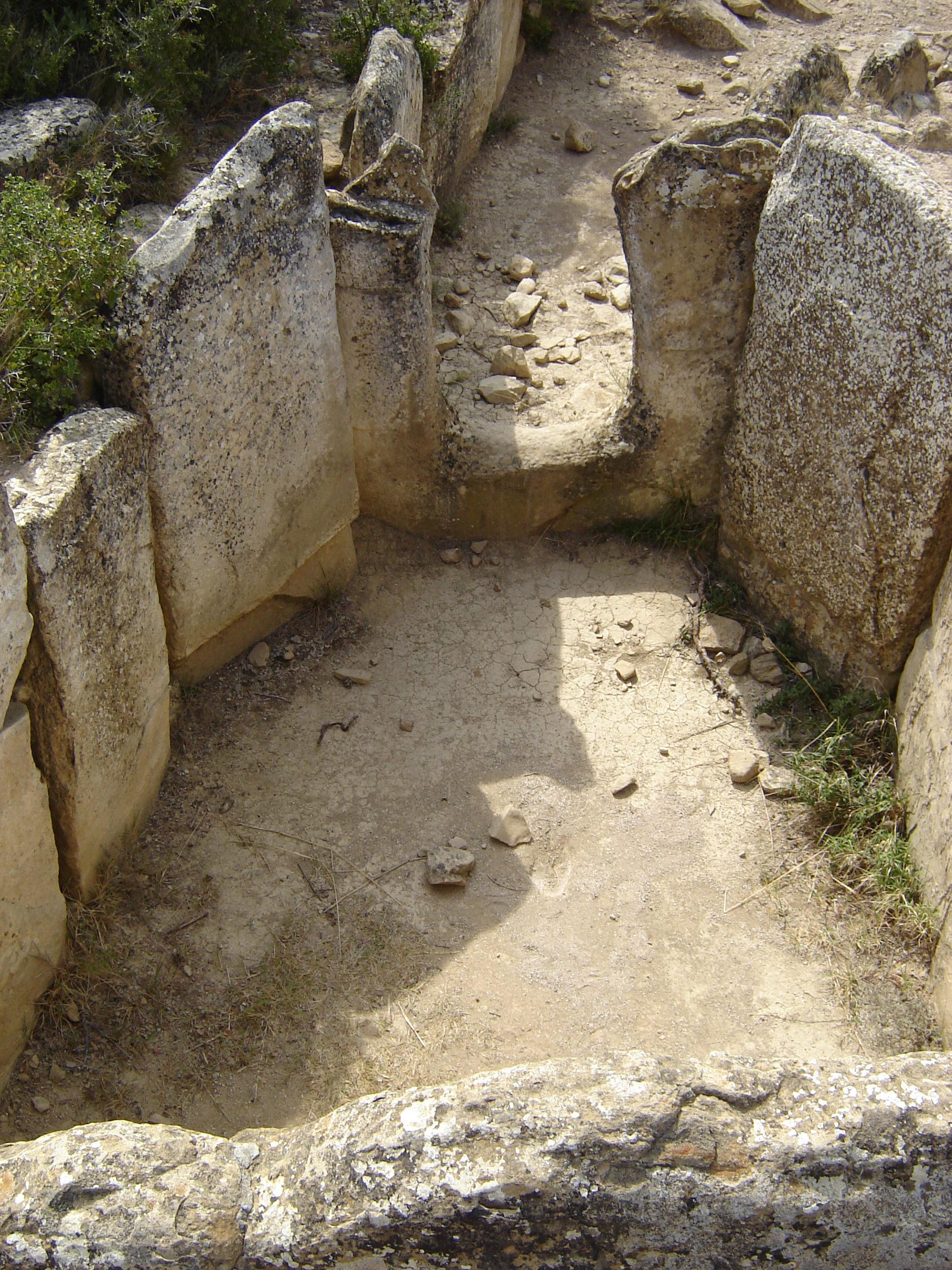 Detalle de la cámara funeraria del dólmen de La Mina. (JAV)