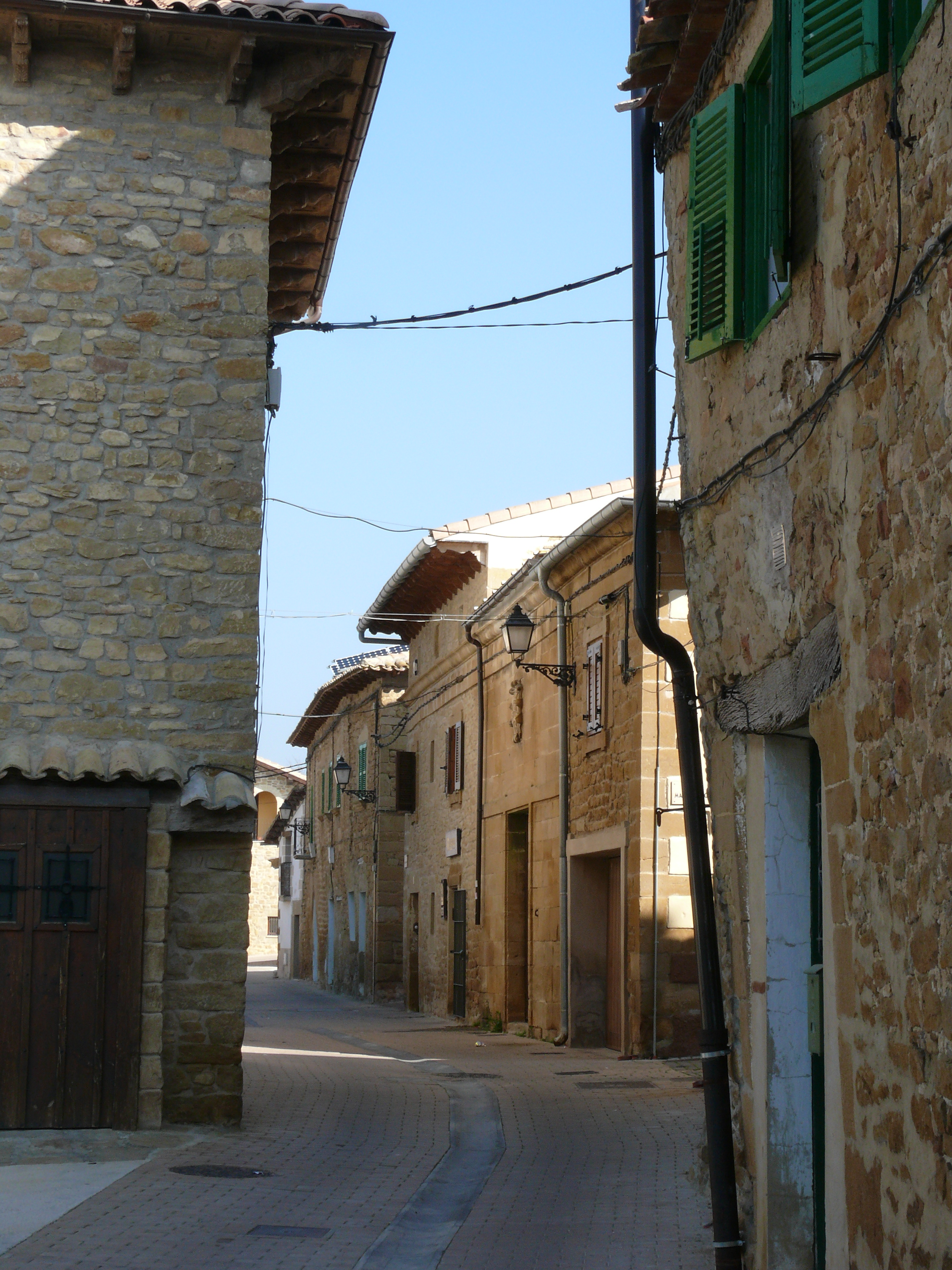 Otra vista de la calle Palacio de Dundrín. (JAV)