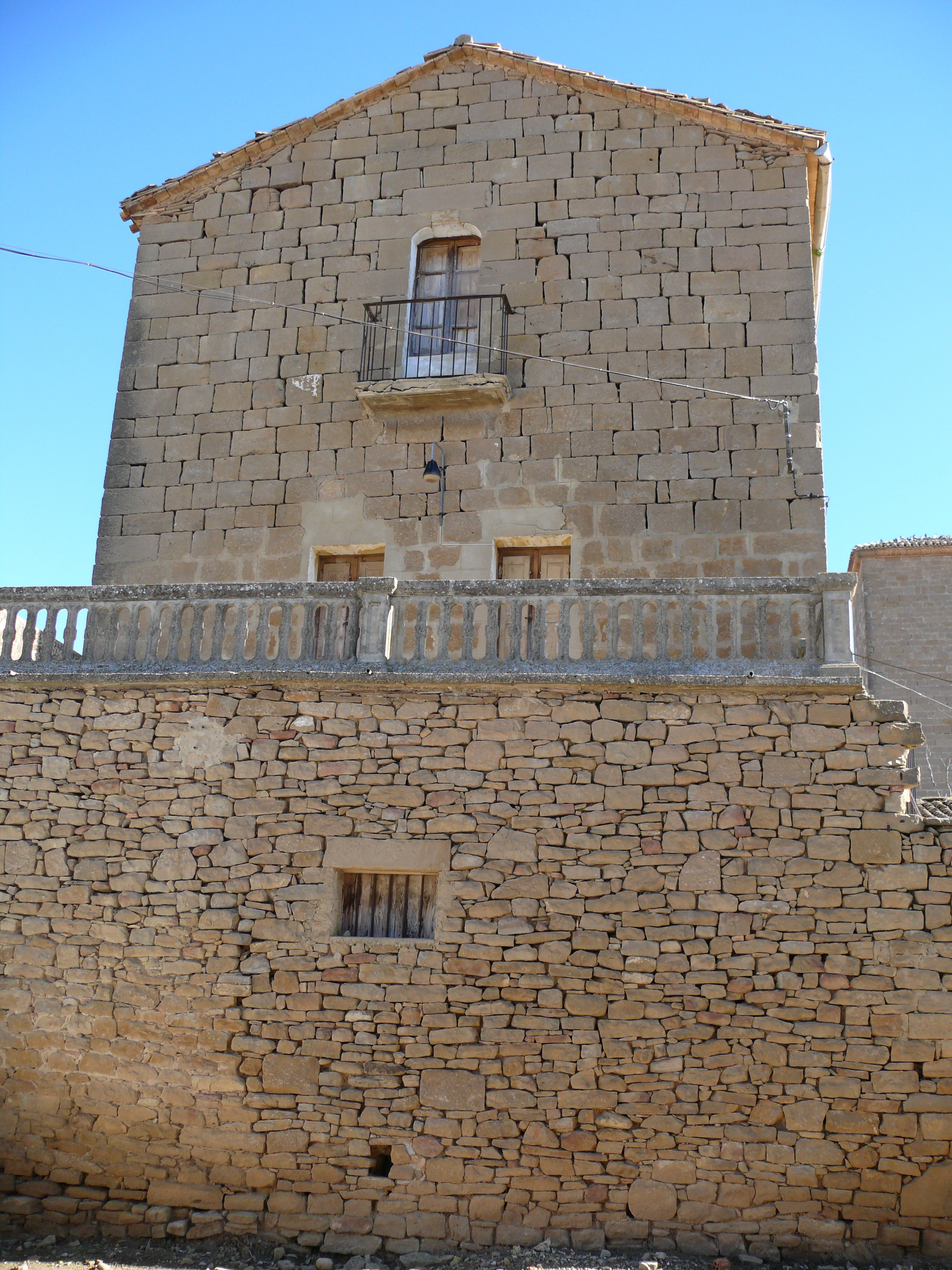 Frente del edificio de la vieja torre. (JAV)