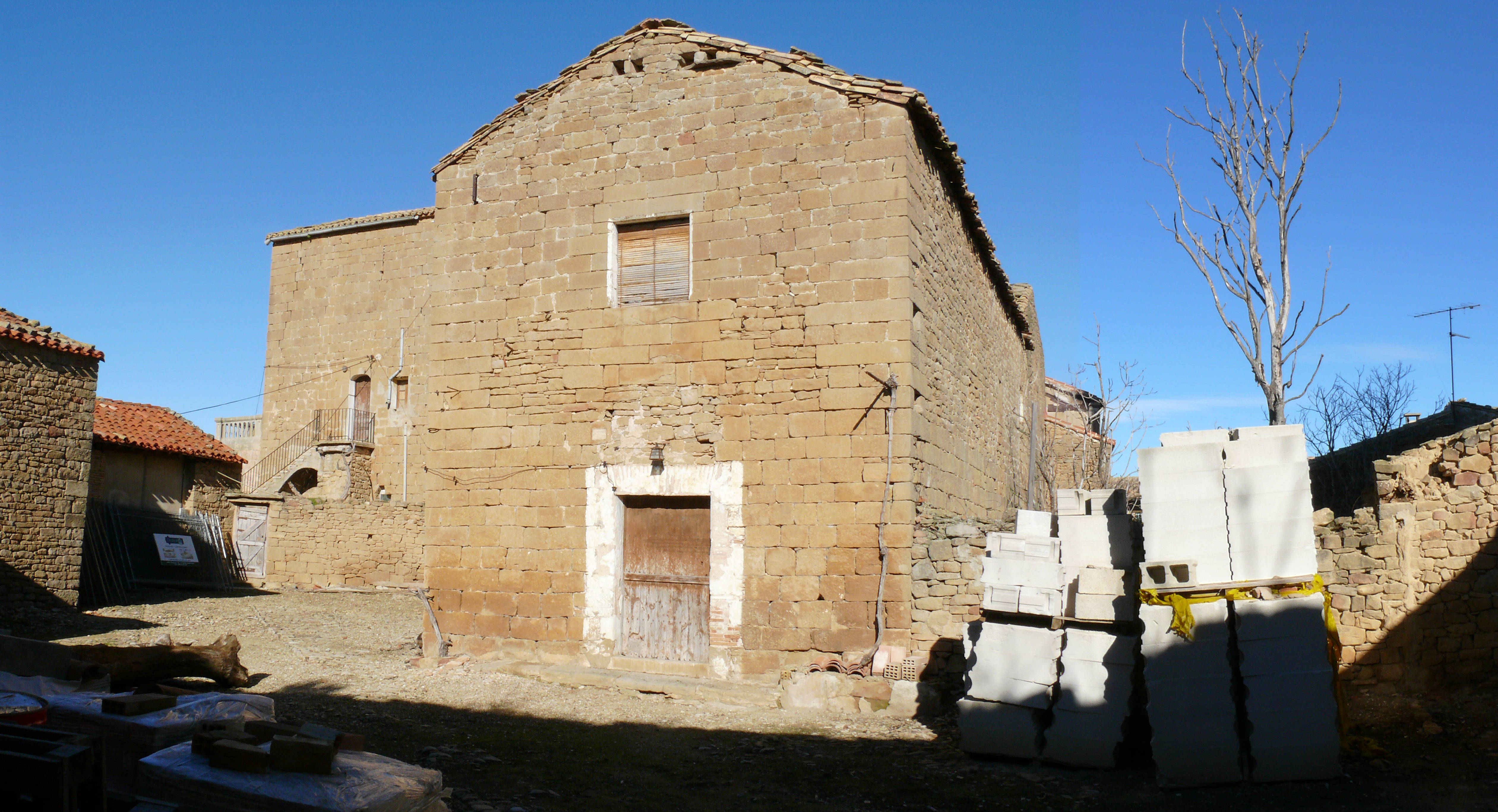 Edificios del interior del solar. (JAV)