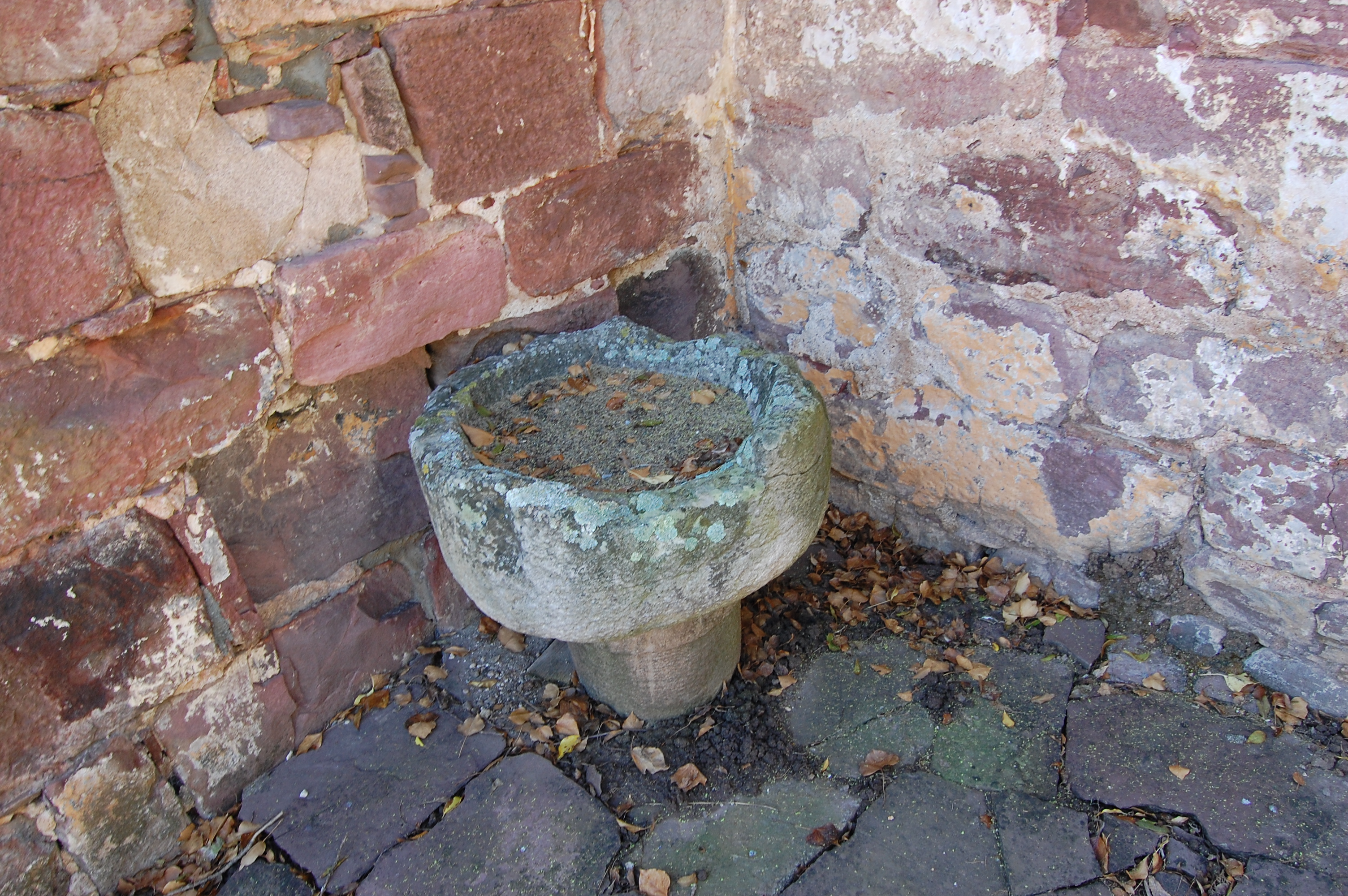 Pila de la iglesia vieja