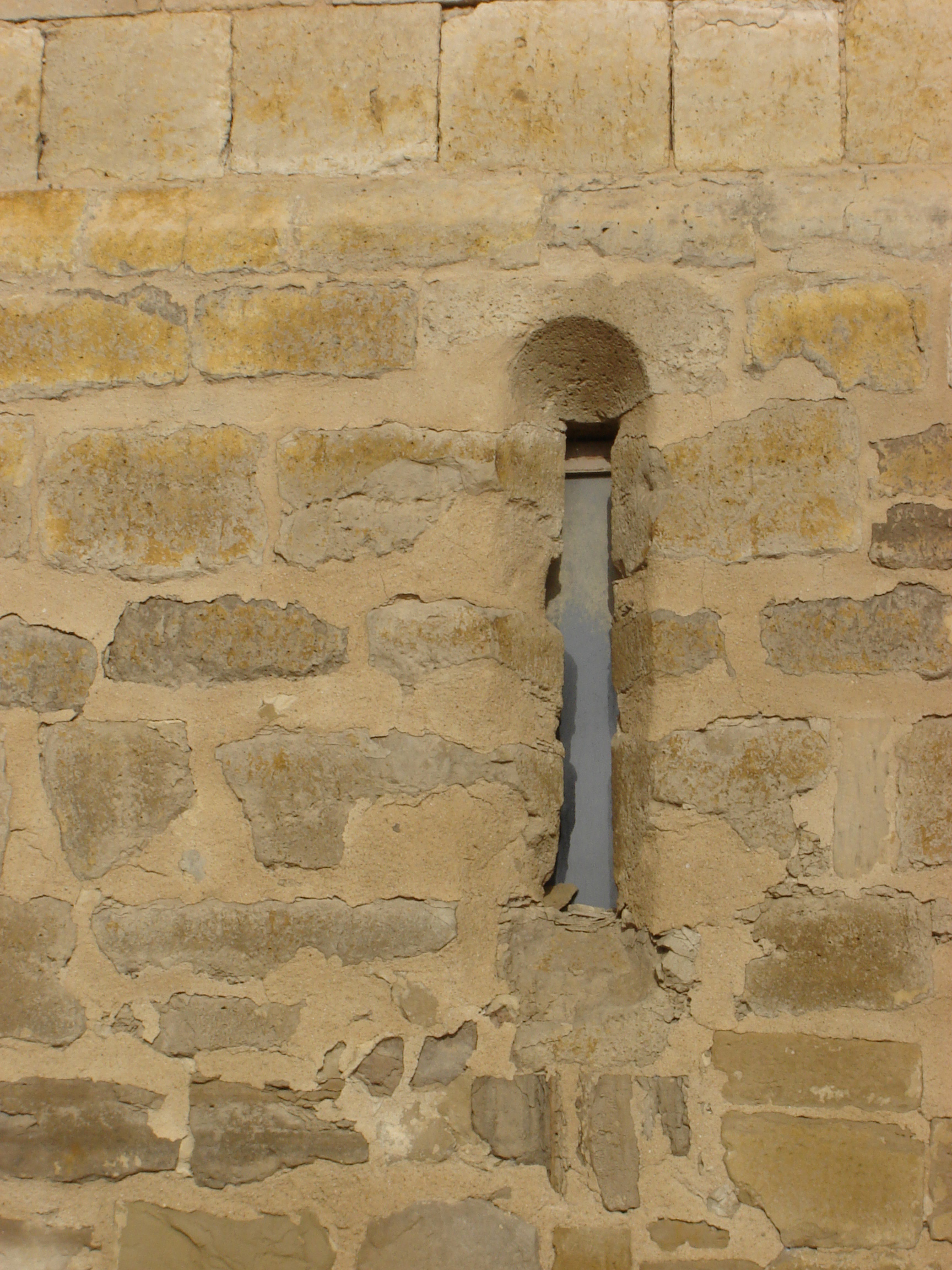 Ventana del primer cuerpo de la torre. (JAV)