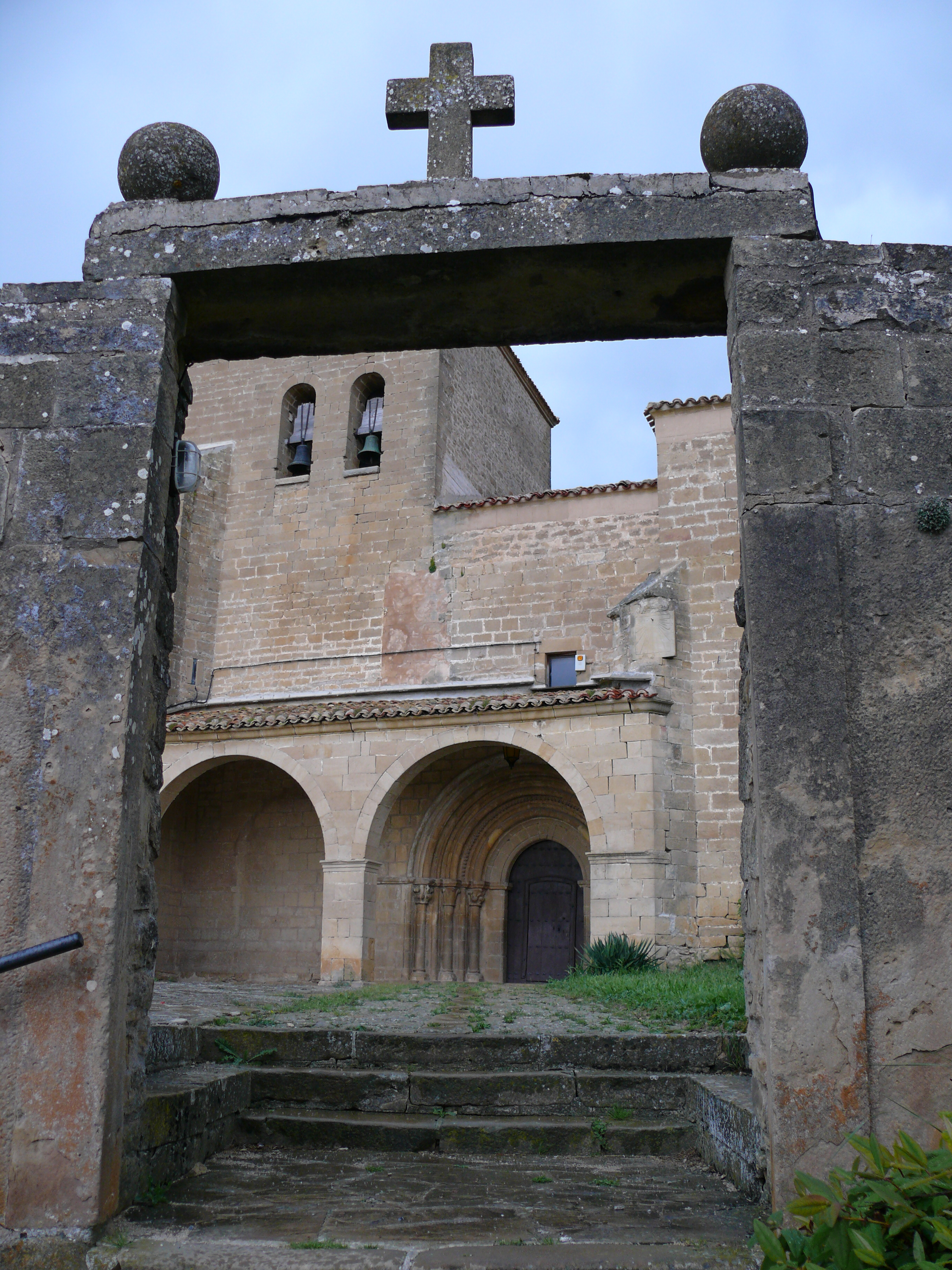 Acceso a la parroquia. (JAV)
