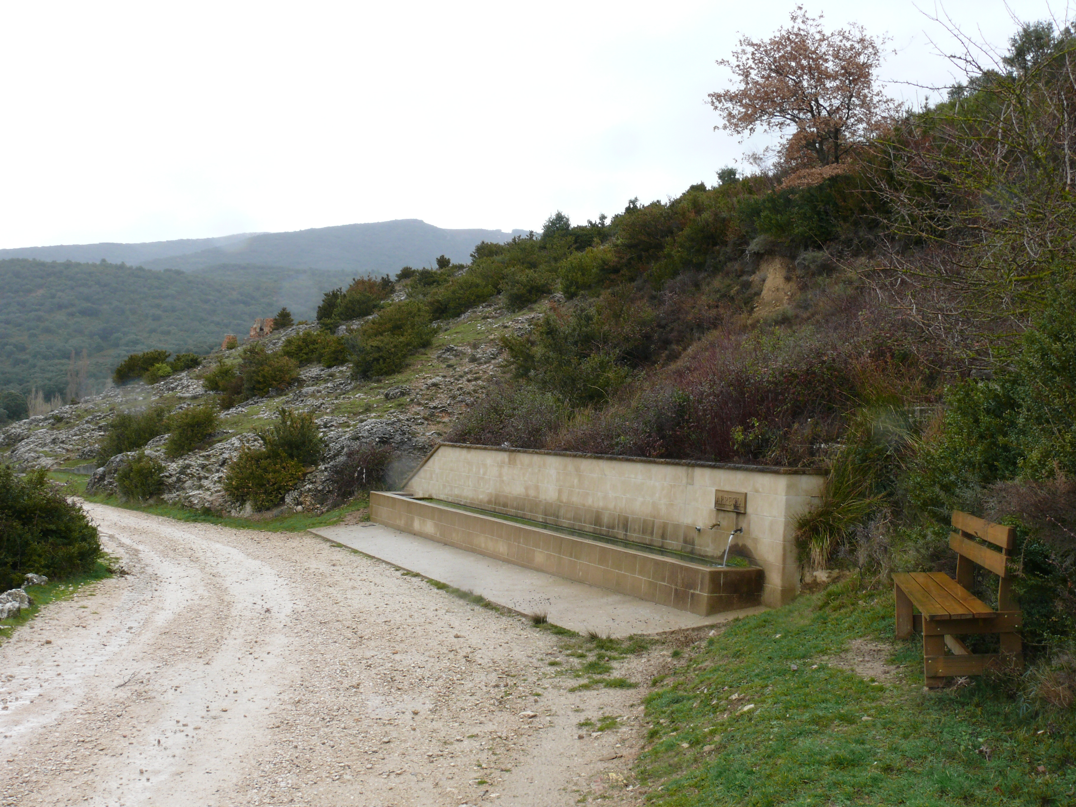 Fuente Arregia, en el camino que, desde la iglesia de San Millán, conduce al Barranco de Arluxea. (JAV)