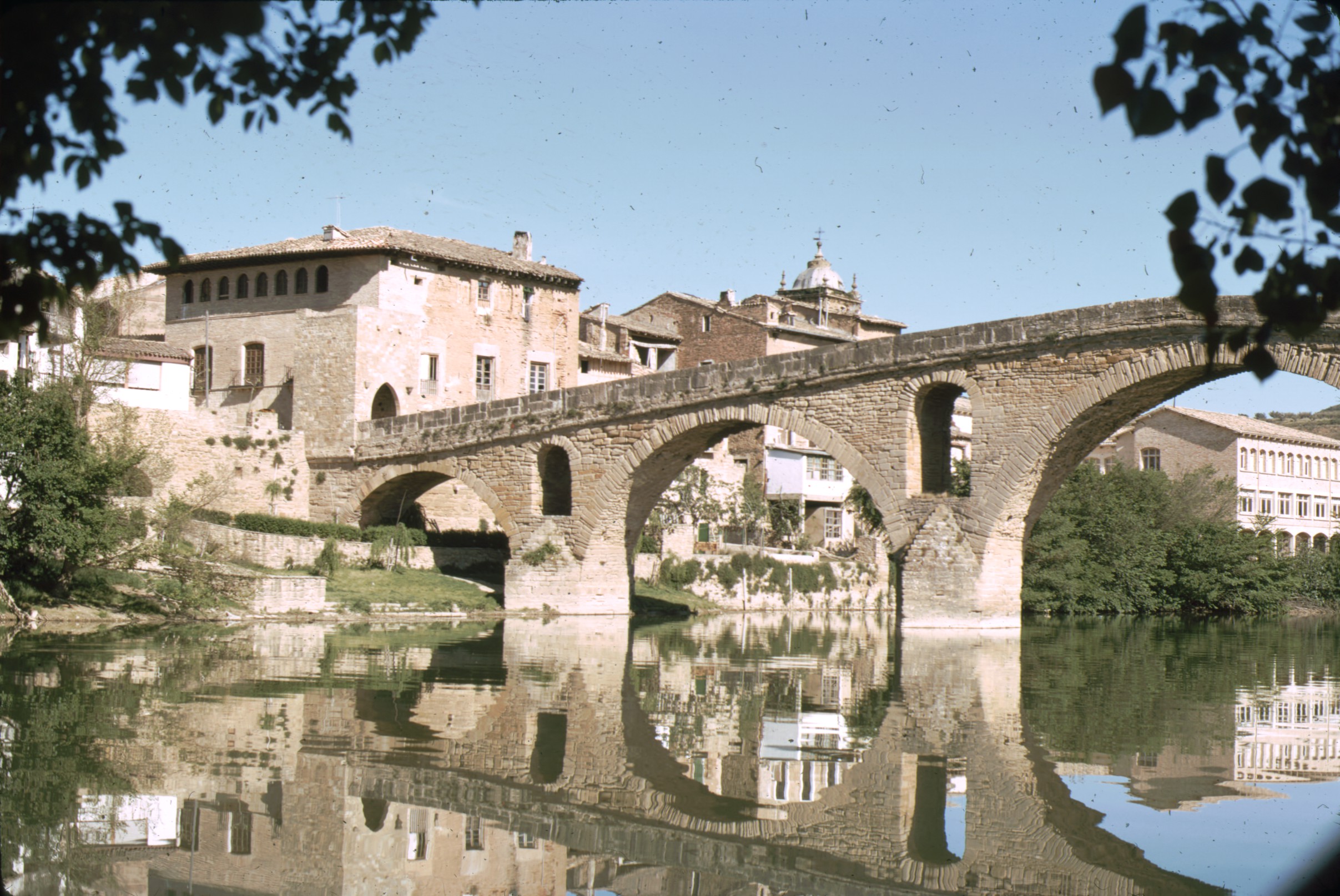 puente_medieval_puente_la_reina.jpg